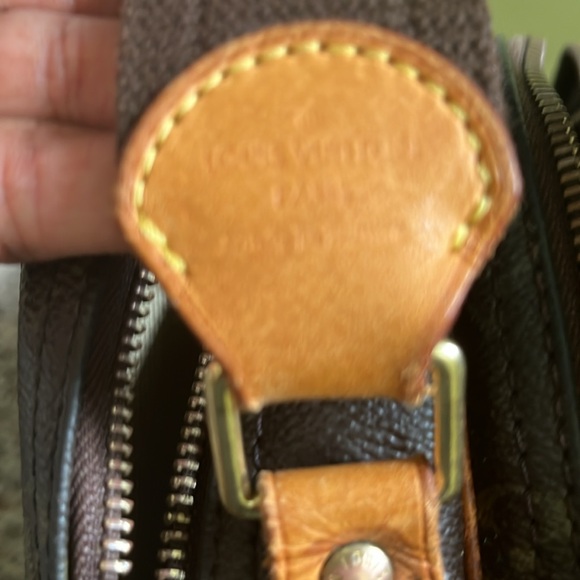 Louis Vuitton Monogram Reporter Bag in good used condition.L10.5”xH8”xD4.5” - Picture 11 of 11